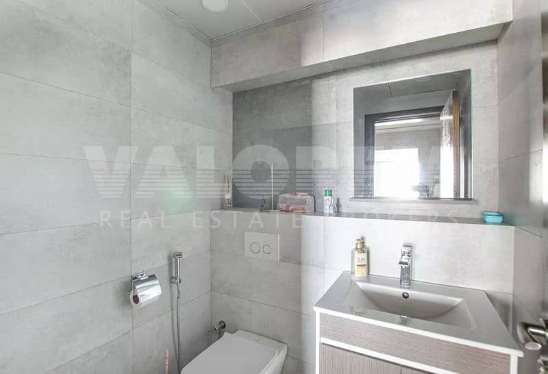 8 fully fitted |inside Toilet Pantry | Close to Metro
