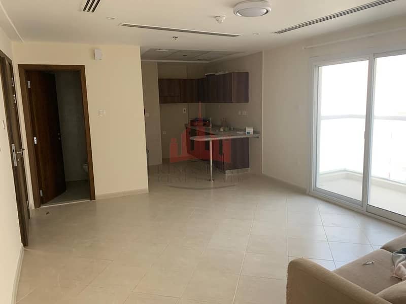 Spacious 1 Bedroom Lynx Tower Silicon Oasis