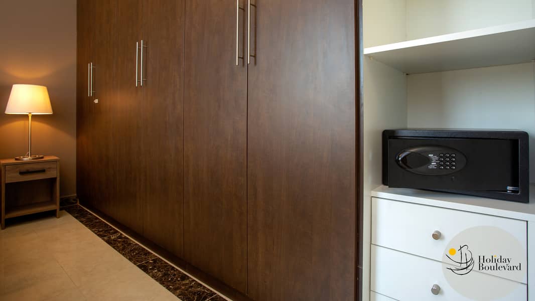 13 wide wardrobe