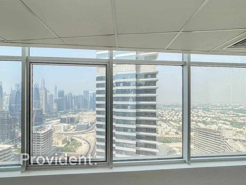 10 Fully Fitted | High Floor | Beautiful View