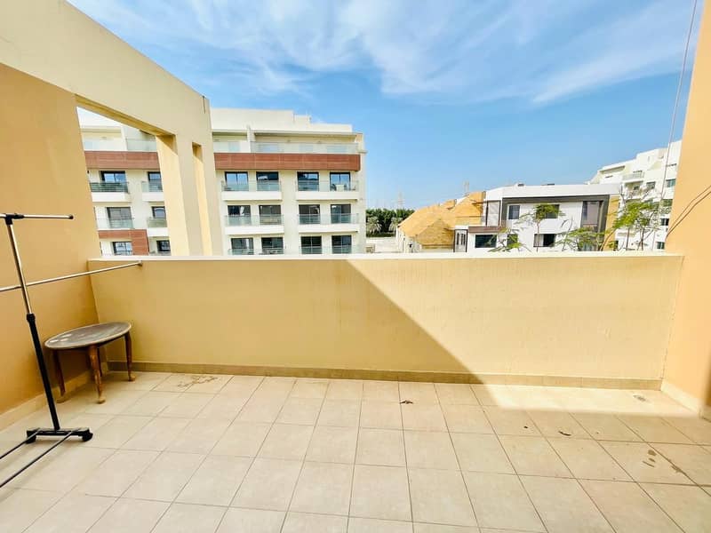 FULLY FURNISHED | SPACIOUS 4 BEDROOM TOWN HOUSE FOR SALE