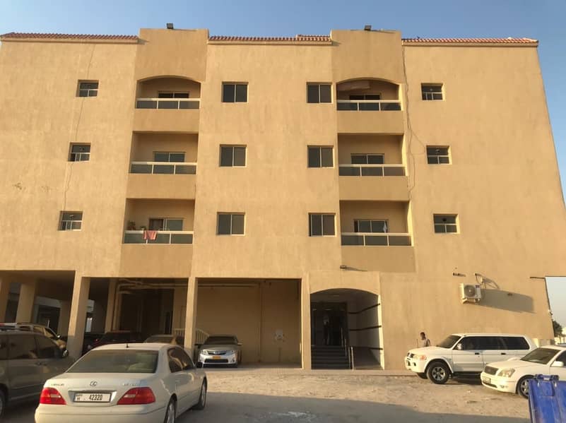 Building for sale in Ajman, a special place, 4 years old, suitable income