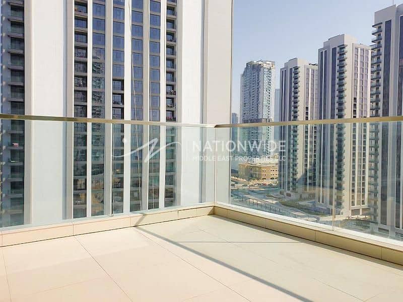 Perfectly Presentable Unit with Full Sea View