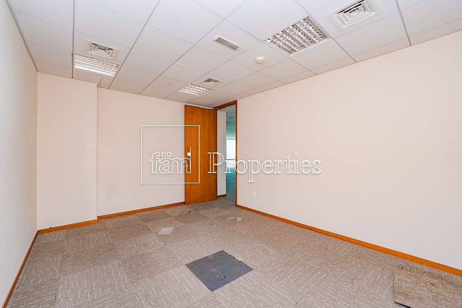 83 Fitted with Offices and Meeting Rooms