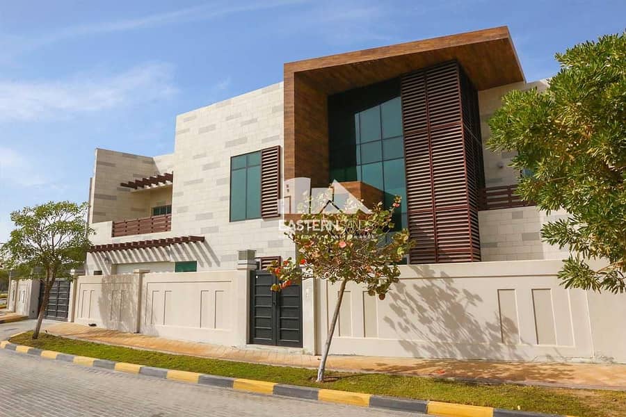 Luxury 5BR Villa with Majlis|Private Swimming Pool