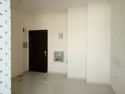 Studio flat available in only 10k central ac central gas