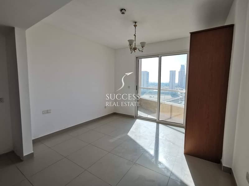 Amazing 2 Bedroom| Well Maintained| Close to Metro