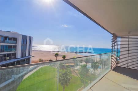 2 Bedroom Apartment for Sale in Pearl Jumeirah, Dubai - Exclusive: Genuine + Rare Resale / Sea Views