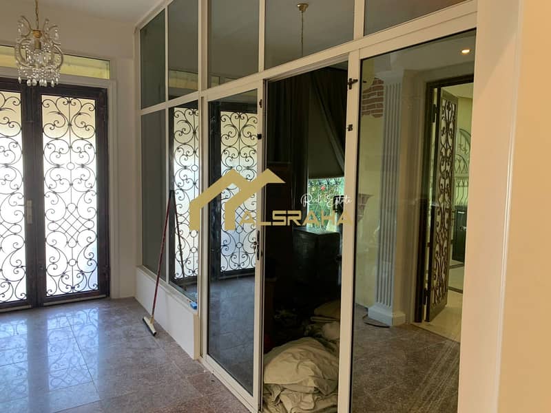 Spacoius Villa with Outside Majris For rent