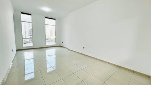 فلیٹ 1 غرفة نوم للايجار في ند الحمر، دبي - شقة في حساني 20 ند الحمر 1 غرف 42000 درهم - 5657677