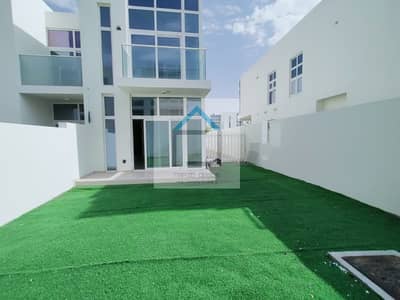3 Bedroom Villa for Rent in DAMAC Hills 2 (Akoya by DAMAC), Dubai - Beautiful 3BR + Maid Semi Detached  villa with balcony