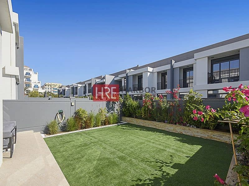 2 Upgraded | 4-Bed Townhouse | Garden FacinG