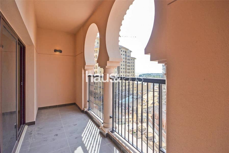 4 Exclusive 2 Bed | Bright and Spacious Corner Unit