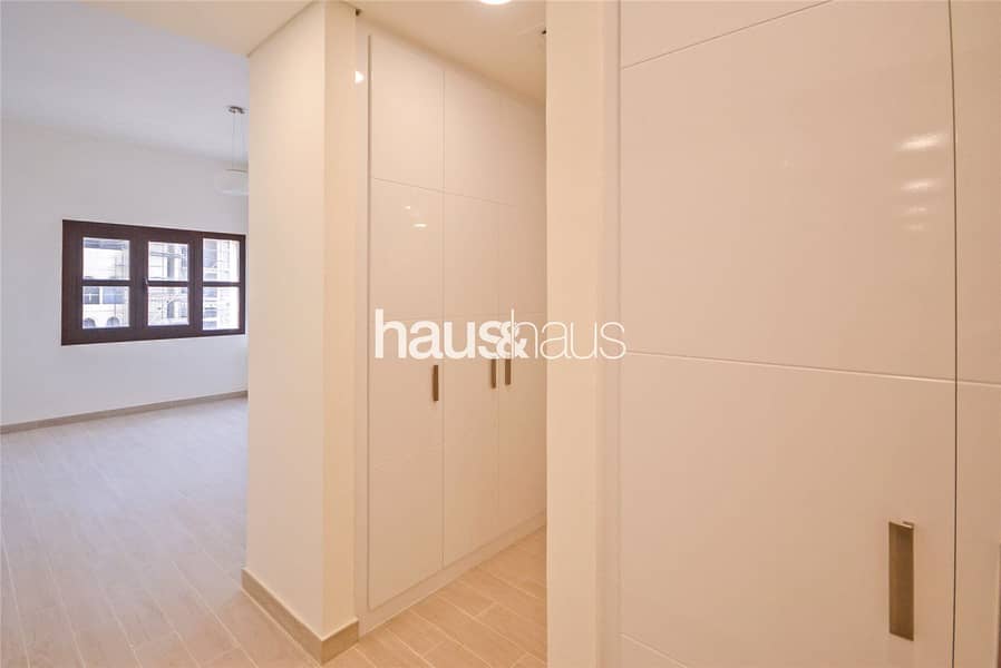 7 Exclusive 2 Bed | Bright and Spacious Corner Unit