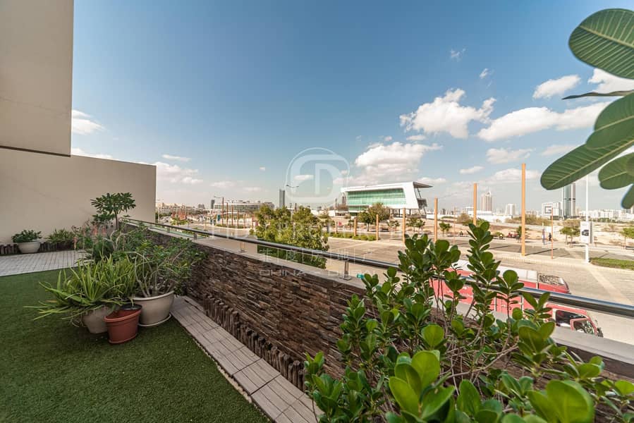 18 Spacious | Upgraded | Terraced apt | Open View