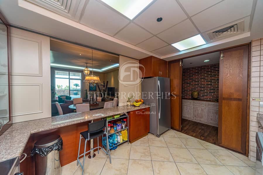 41 Spacious | Upgraded | Terraced apt | Open View