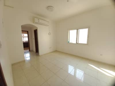 1 Bedroom Apartment for Rent in Al Qulayaah, Sharjah - Like a new Ready to move 1BHK with Split Ac or Central Gas just in 16k