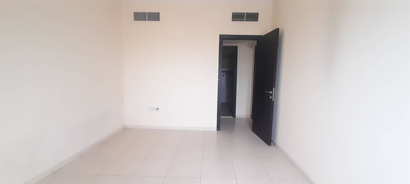 SPACIOUS 3BHK WITH 45DAYS FREE GYM POOL FREE CLOSED TO SAHARA CENTRE AL NAHDA SHARJAH RENT 37k 4to6cheque payment