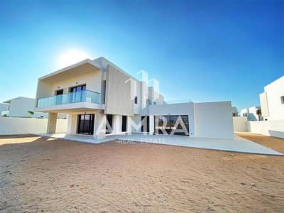 5 Bedroom Villa for Sale in Yas Island, Abu Dhabi - Luxurious Community I Great Investment I  Big Size