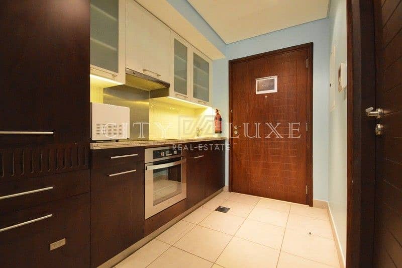 13 Vacant | Elegant Studio Fountain View | Furnished