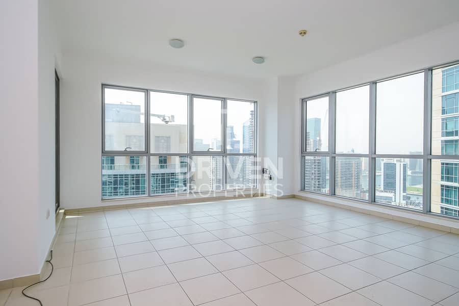 Well-managed and Huge Apt with Burj View