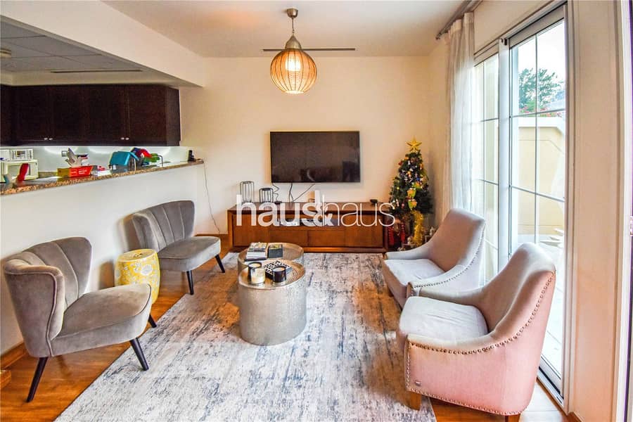 2BR Townhouse | Upgraded | Vacant on Transfer 2BR Townhouse | Upgraded | Vacant on Transfer