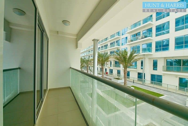 13 Rare Ground Floor - Large Terrace - One Bedroom