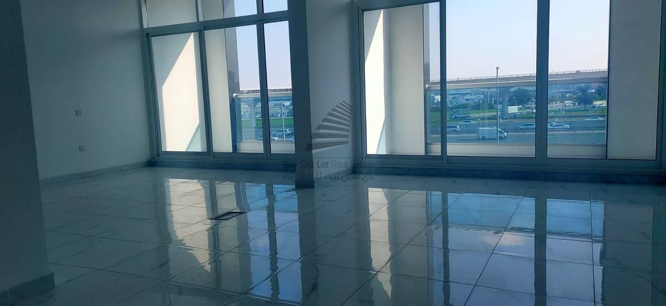 FACING SHEIKH ZAYED ROAD / FITTED OFFICE FOR RENT IN SKB PLAZA