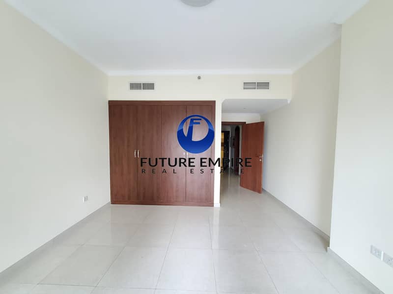 Higher Floor | Spacious Apartment | Nearby Canal