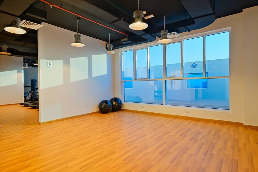 18 1 month free | Balcony | Shared gym