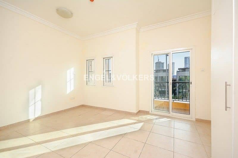 7 With Maid's|Close to Park|Vacant On February