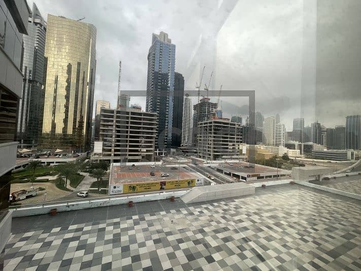 Open Plan Fitted Low Floor