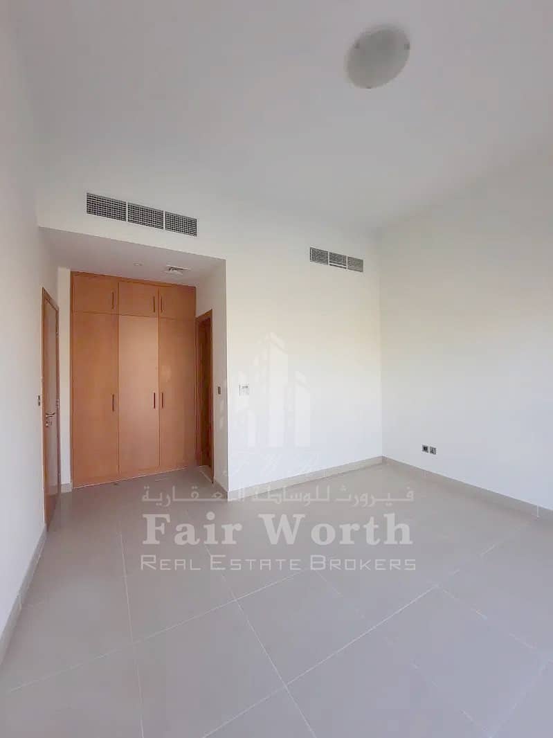 9 Nad Al Sheba Villa 5bhk for rent