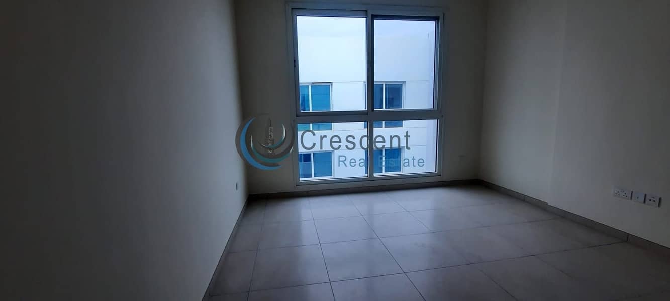 Good Deal | Unfurnished 1 Bedroom in Deira