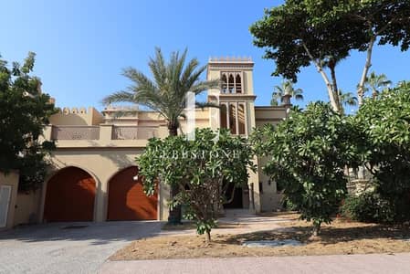 4 Bedroom Villa for Rent in Palm Jumeirah, Dubai - Canal Cove | Private Beach Access | Vacant