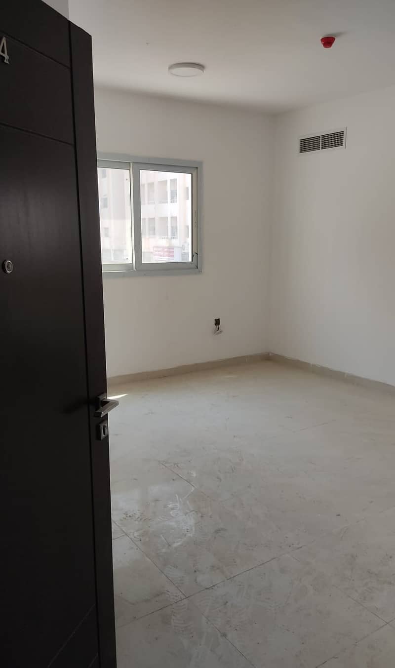 Квартира в Абу Шагара, 1 спальня, 24000 AED - 5443862