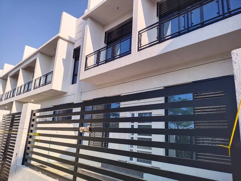 Brand New Modern Style Commercial 4,Bed Room Villa in jumeirah 1Rent 600k