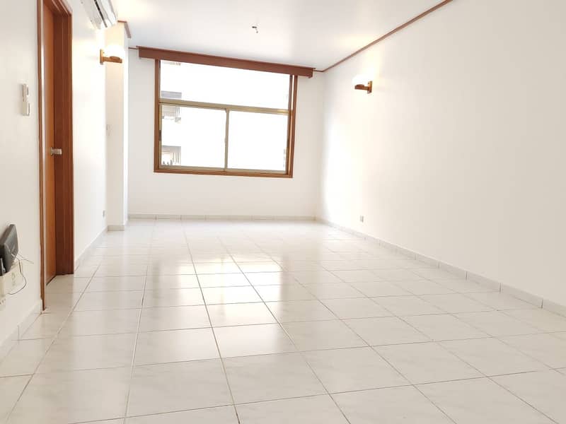 Specious 2Bhk With|Gym|Parking|Close Kitchen Just 64k.