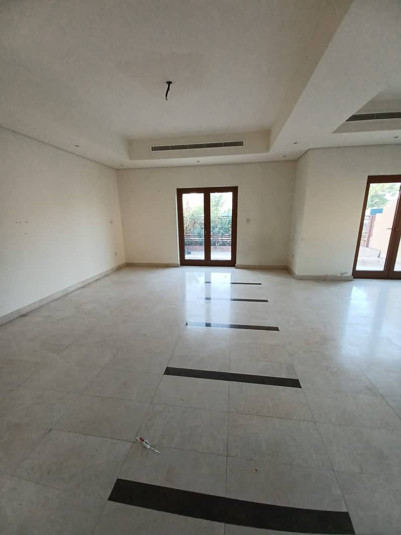 Specious Ready to Move-in Dubai Style Middle Side 3 Bedroom+maids-room  Townhouse