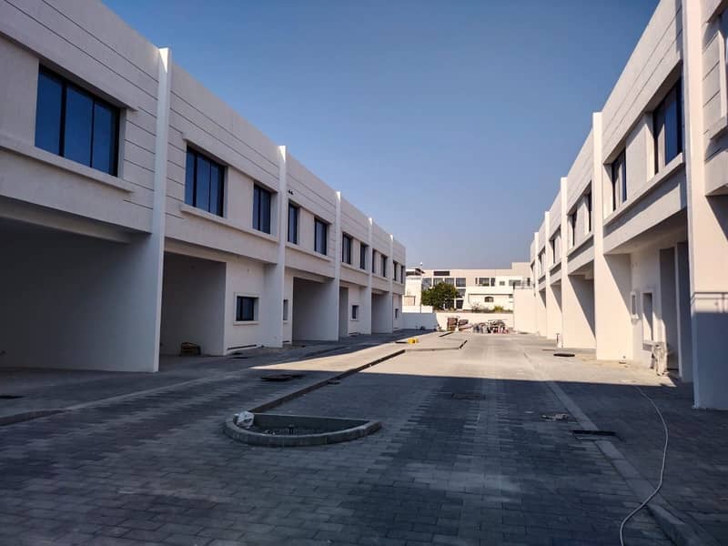 Modern  Style 6 Bed room  villa for rent  850kk