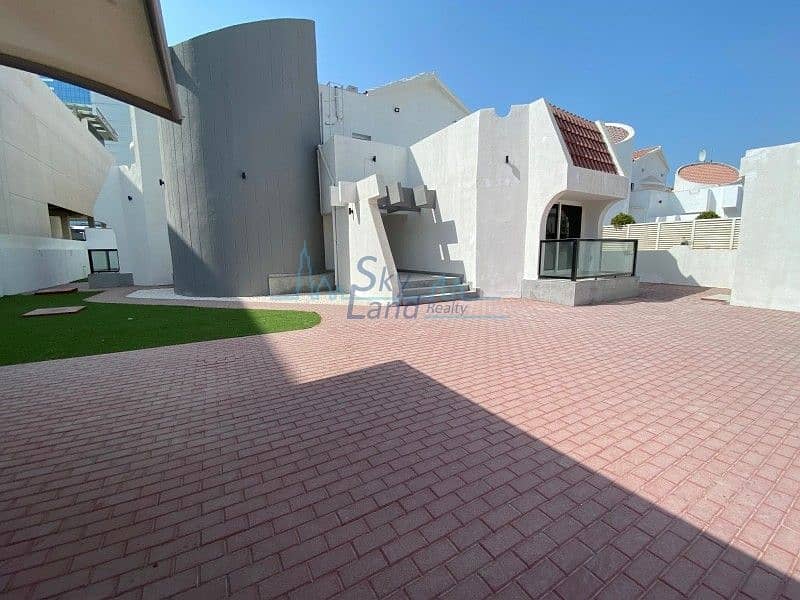Refurbished 4 Bed+Study+M Villa With A Private Pool