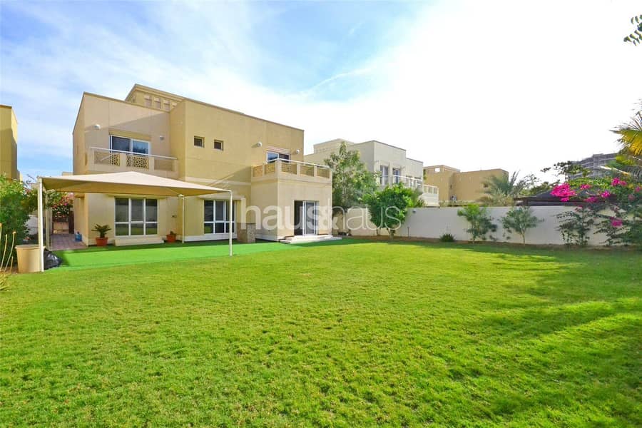 Available Now | Huge Plot | Upgraded | 5 Bed