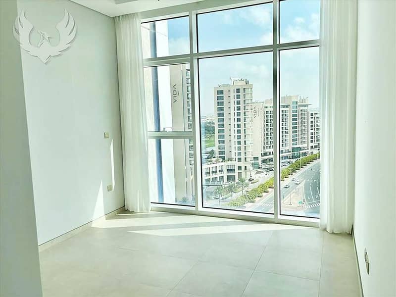3 Golf Course view / High Floor/ Luxury Finishing