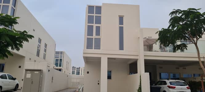 تاون هاوس 3 غرف نوم للايجار في (أكويا من داماك) داماك هيلز 2، دبي - تاون هاوس في باسيفيكا (أكويا من داماك) داماك هيلز 2 3 غرف 70000 درهم - 5654897
