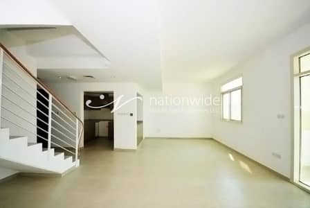 2 Bedroom Townhouse for Rent in Al Ghadeer, Abu Dhabi - Vacant! A Spacious Townhouse With Up To 2 Payments