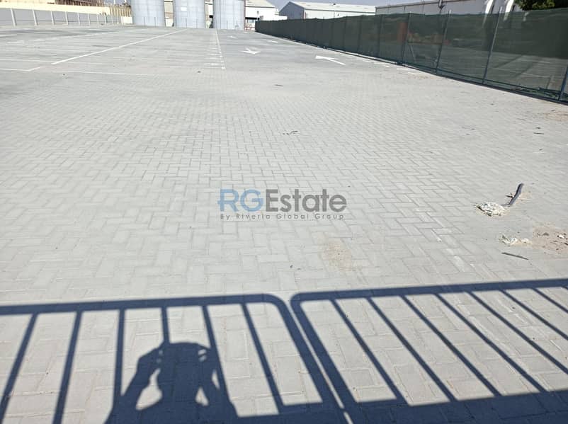 30,000 sqft Commercial land with interlock Available for rent in Al Qouz