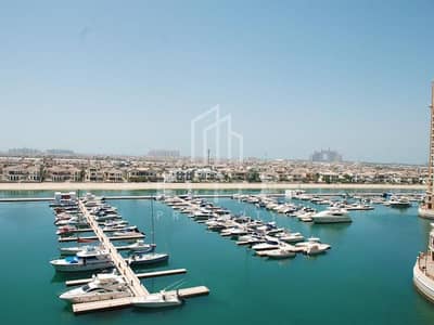 شقة 2 غرفة نوم للايجار في نخلة جميرا، دبي - Sea & Marina View | Prime Location | Call Now