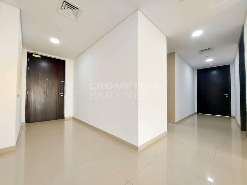 4 GREAT VIEW | BRIGHT & SUNNY | STORAGE | HUGE HALL