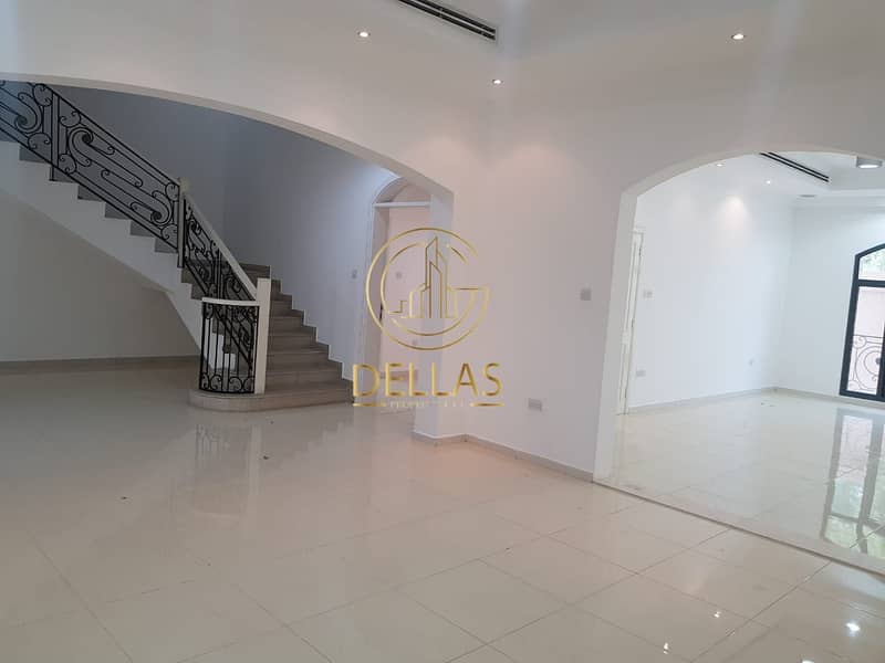 Villa in Abu Dhabi - Al Mushrif