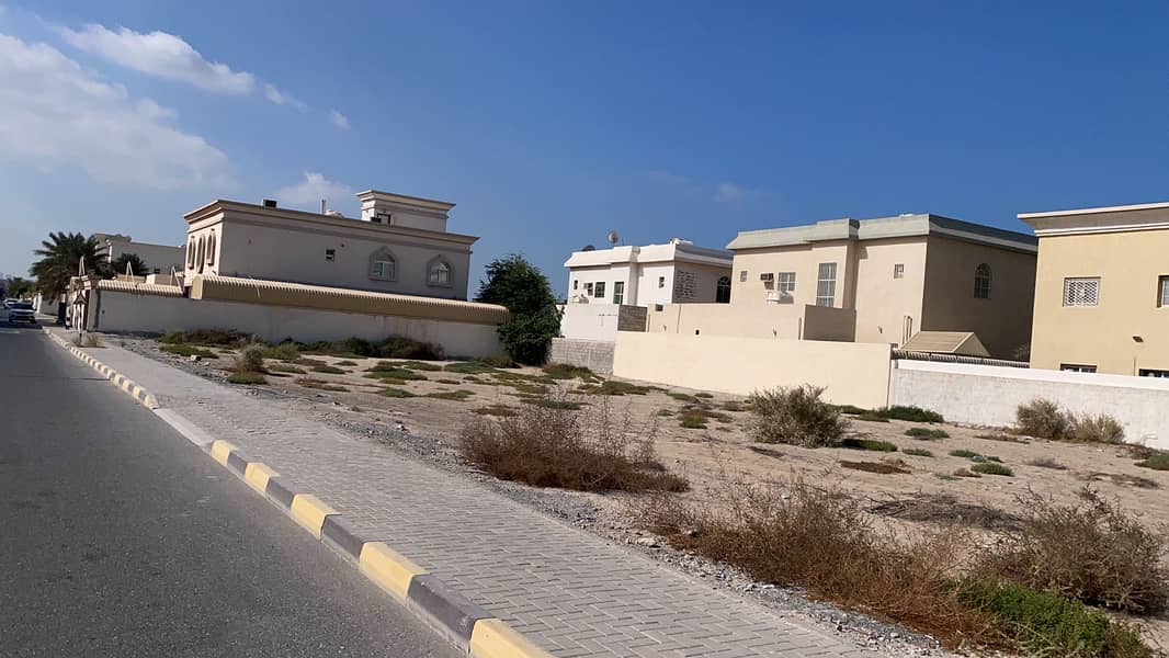 Residential land corners in al hoshi